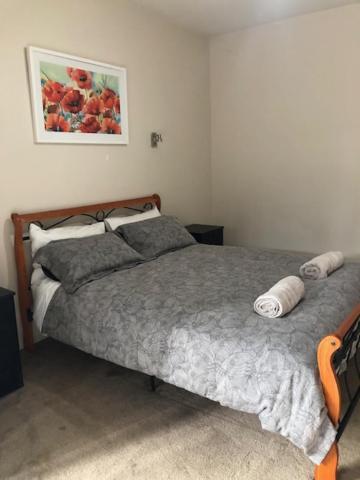 Central Executive 3Br Townhouse 50M To Dean Street Албъри Екстериор снимка
