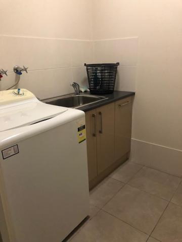Central Executive 3Br Townhouse 50M To Dean Street Албъри Екстериор снимка